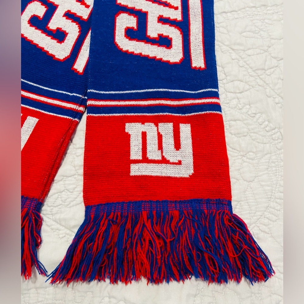 Forever Collectibles Blue and Red Giants Scarf - Picture 2 of 6